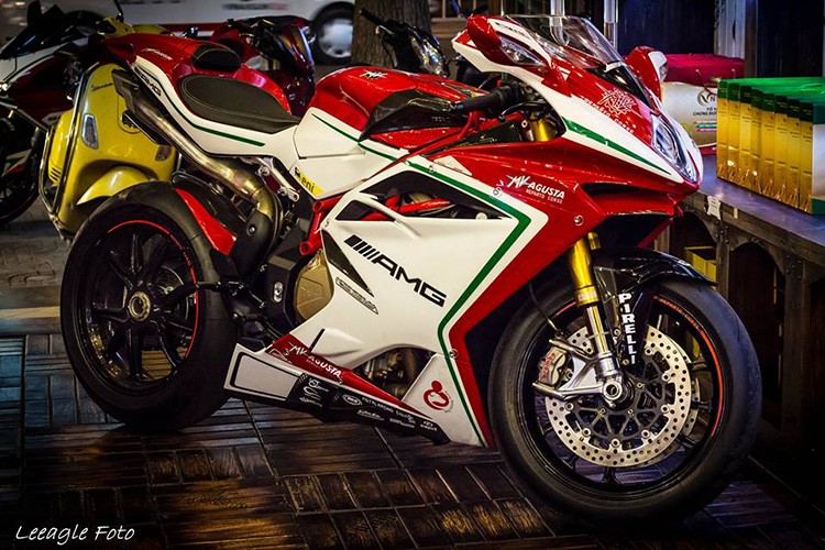  MV Agusta F4 RC 2015 đã gây ấn tượng mạnh cho giới truyền thông cũng như các biker trên toàn thế giới. Chiếc xe đang thuộc sở hữu của một thiếu gia tại Sài Gòn và là 1/250 chiếc được bán ra trên toàn thế giới.